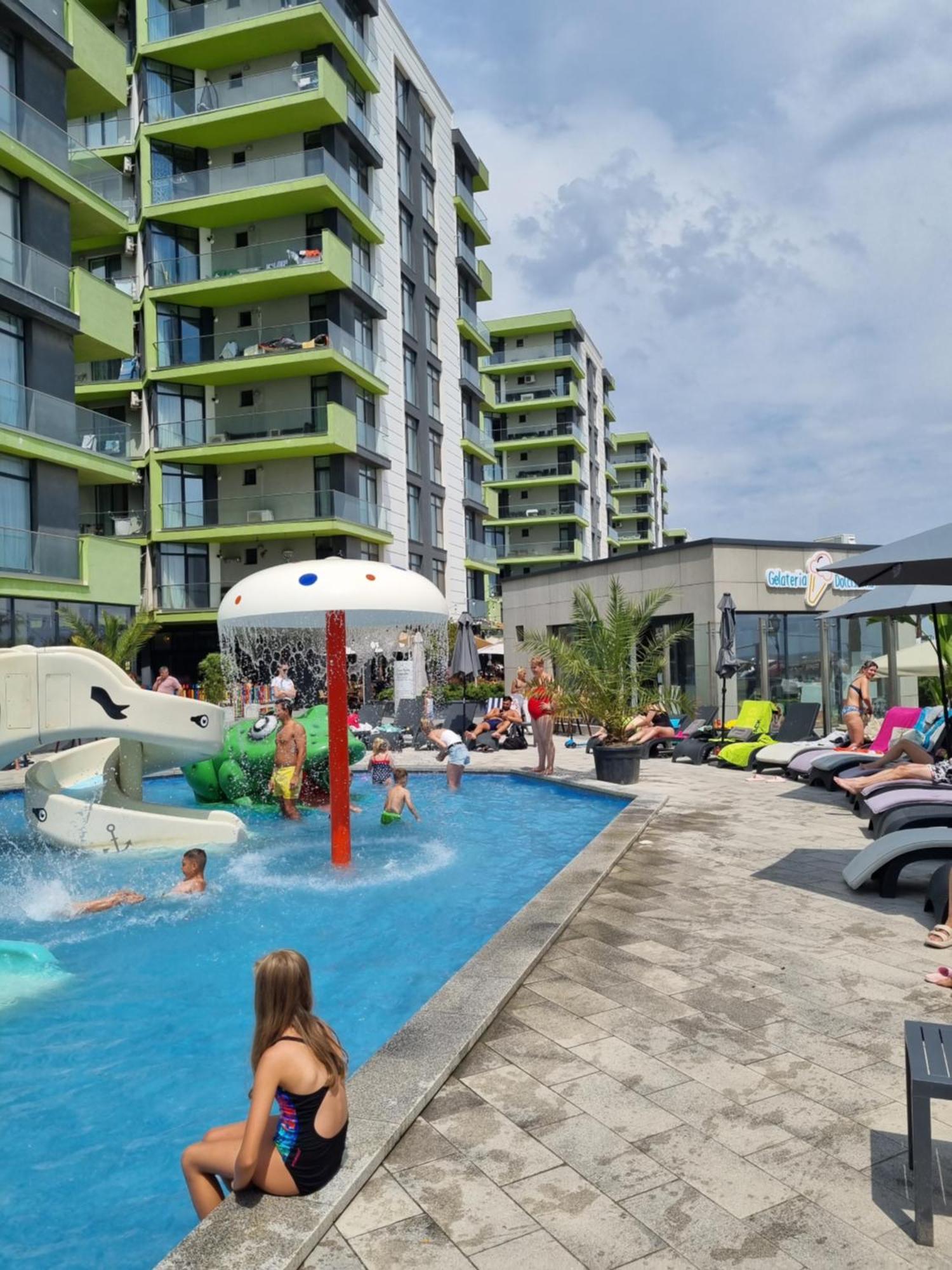 Relax Inn Apartment Năvodari Eksteriør billede