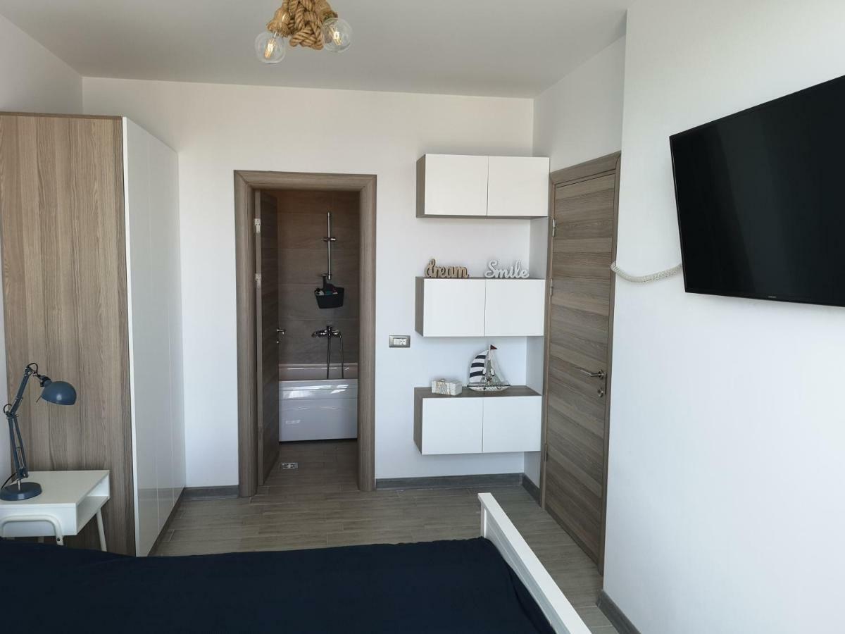 Relax Inn Apartment Năvodari Eksteriør billede